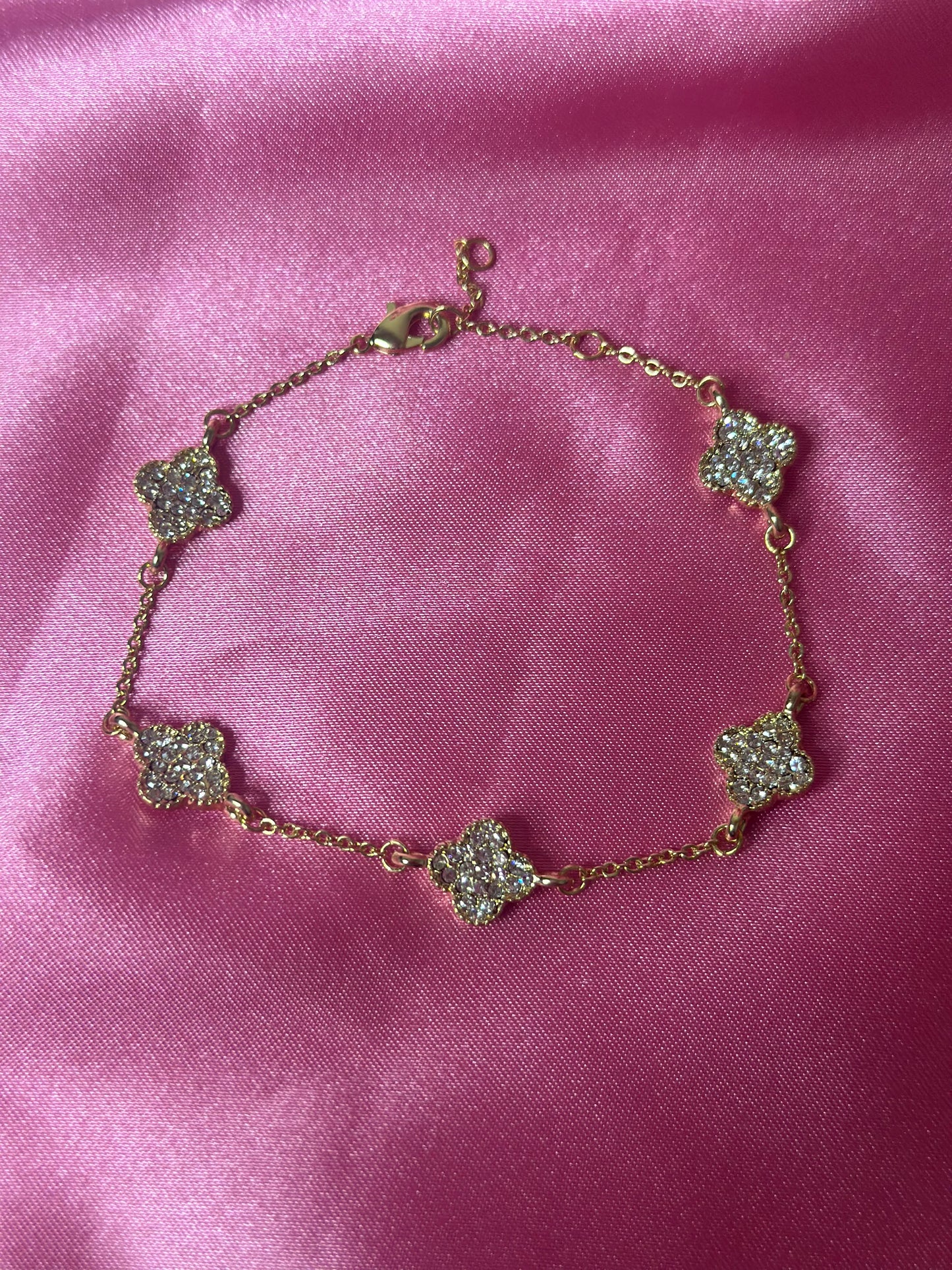 EVE-GOLD GEM CLOVER BRACELETS